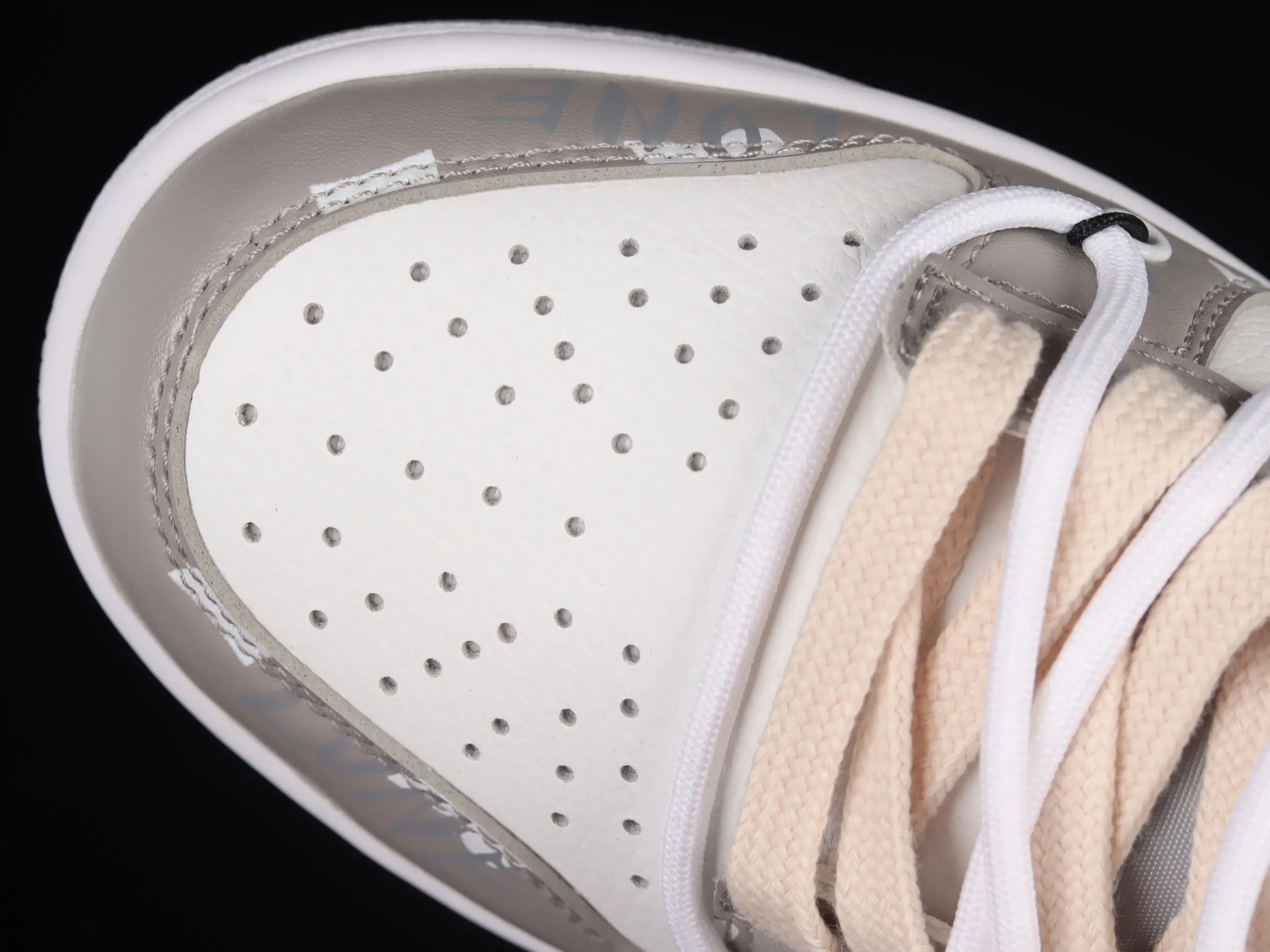 All categories Nk SB Dunk series Nk SB Dunk Low low-top sneakers Nk Dunk Low ESS customized version Panda Prank hip-hop theme low-top casual sneakers DJ6188-003